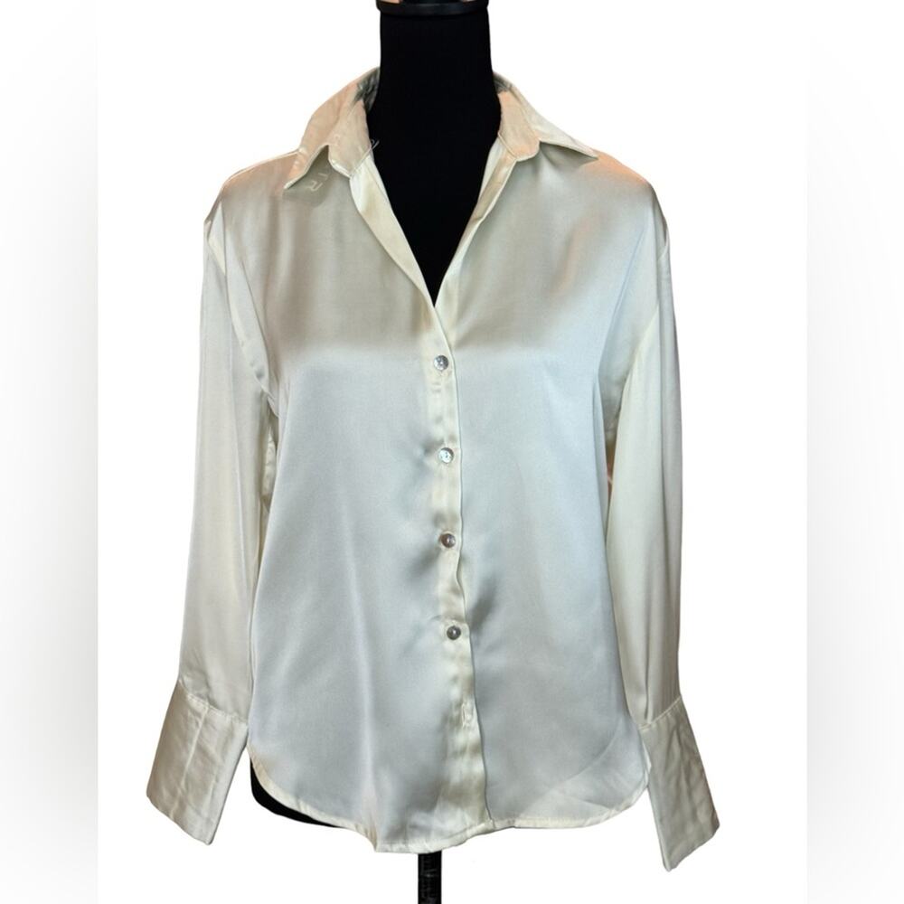 New  ~ VSTR ~ Long Sleeve Collared Button Up Shirt Size XS. FALL